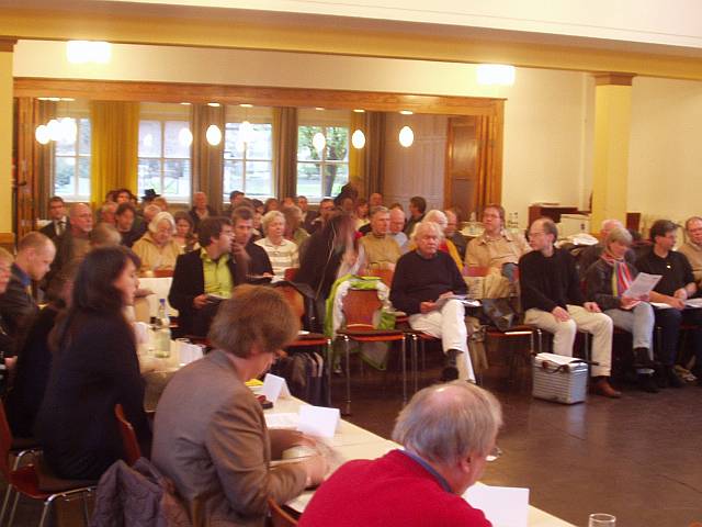 Foto: Publikum bei der Sitzung der Sanierungskommission Limmer
