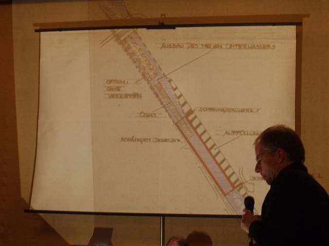 Foto: Prsentation des Vorschlags zum Rckbau der alten Schleuse von Herrn Dipl.-Ing. Heitland